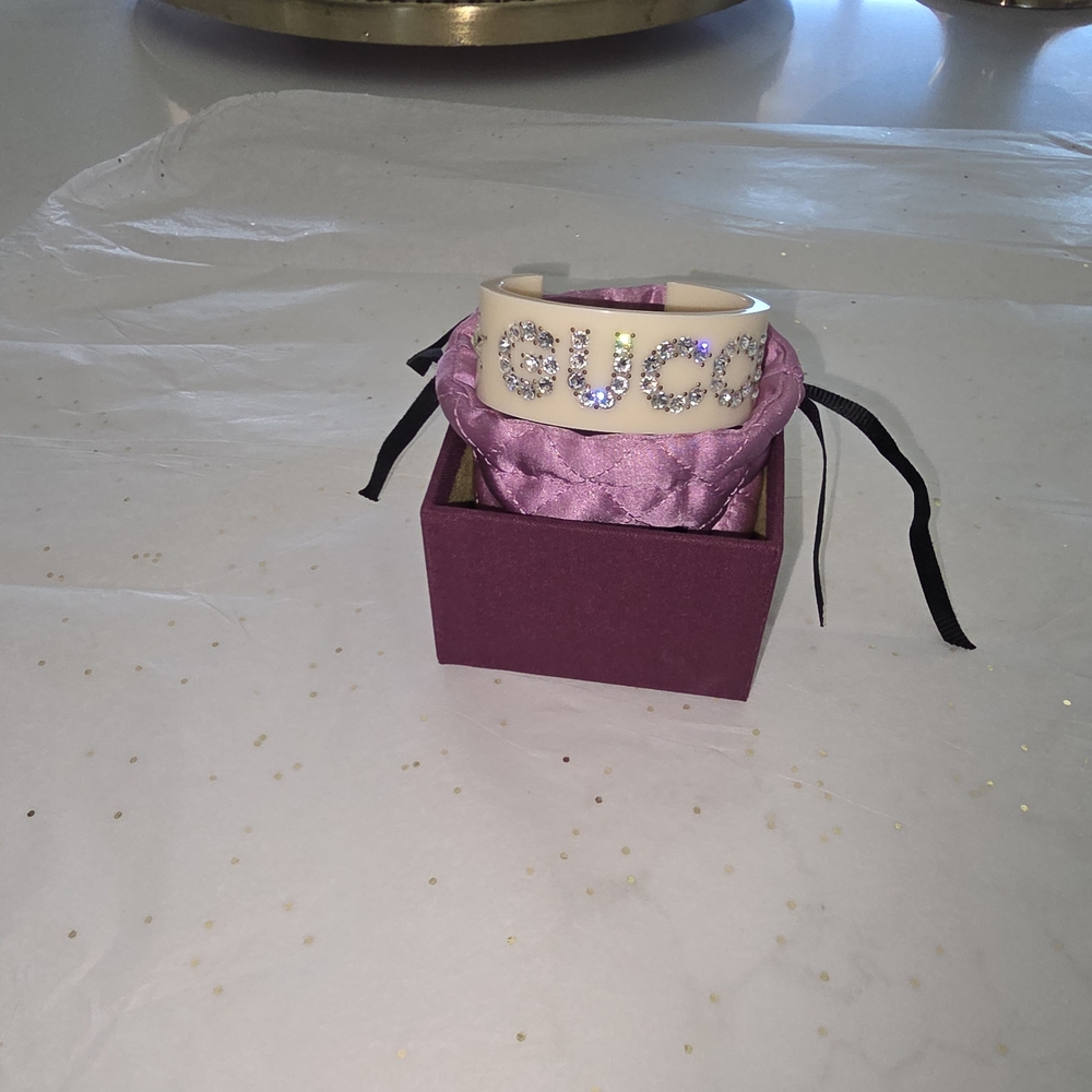 Authentic!! GUCCI "DEADSTOCK" IVORY Cuff Bracelet with Silver Rhinestones - Picture 14 of 16